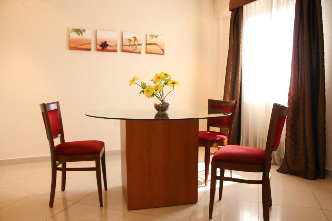 Olimpo Hotel & Suites Itaugua Luaran gambar