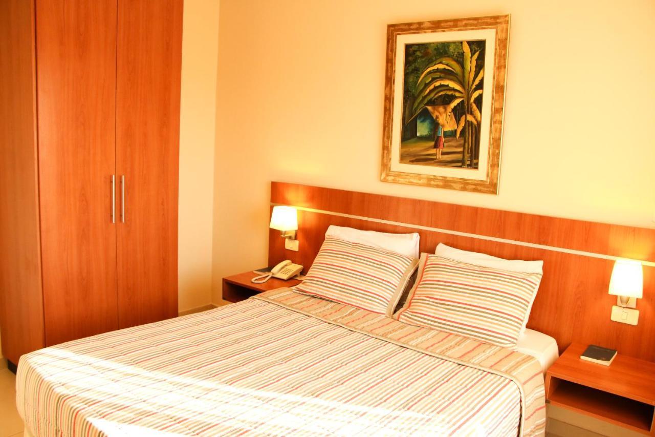 Olimpo Hotel & Suites Itaugua Luaran gambar